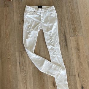 White distressed jeans